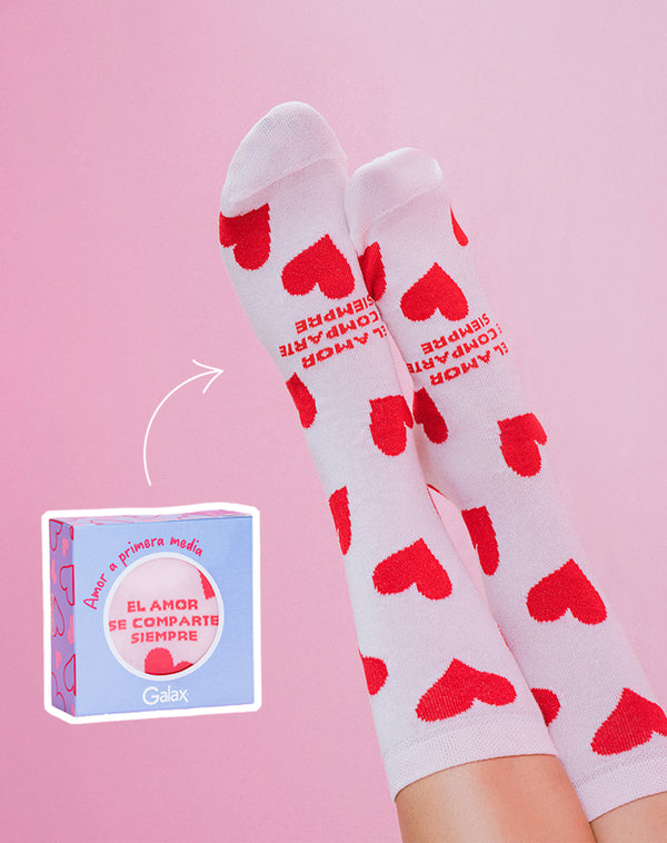 Medias unisex largas rosadas corazones + empaque