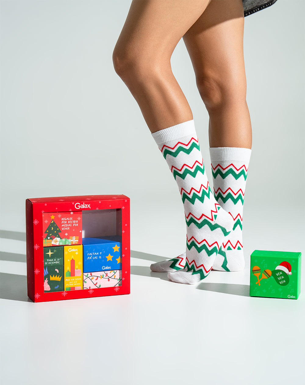 Medias  unisex largas empaquque especial navidad x 6unds surtidas