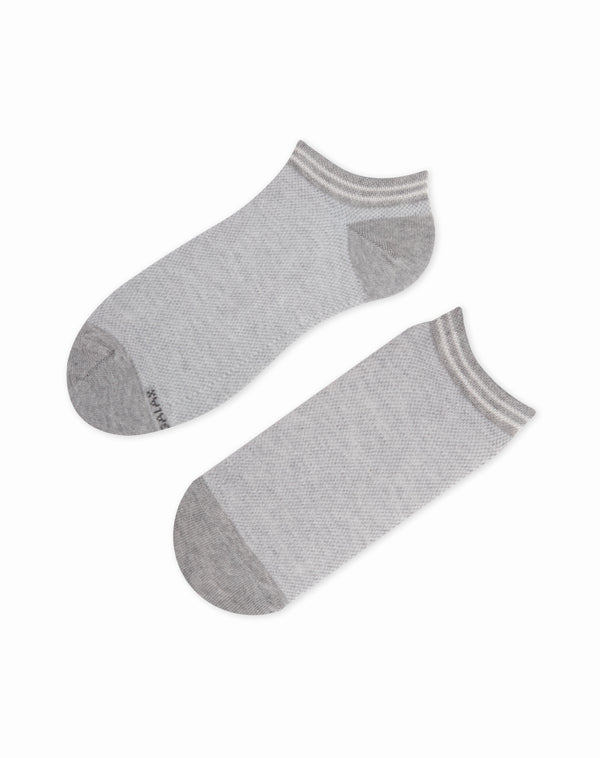 Medias para mujer tobilleras cortas tipo malla gris jaspe con rayas en borde