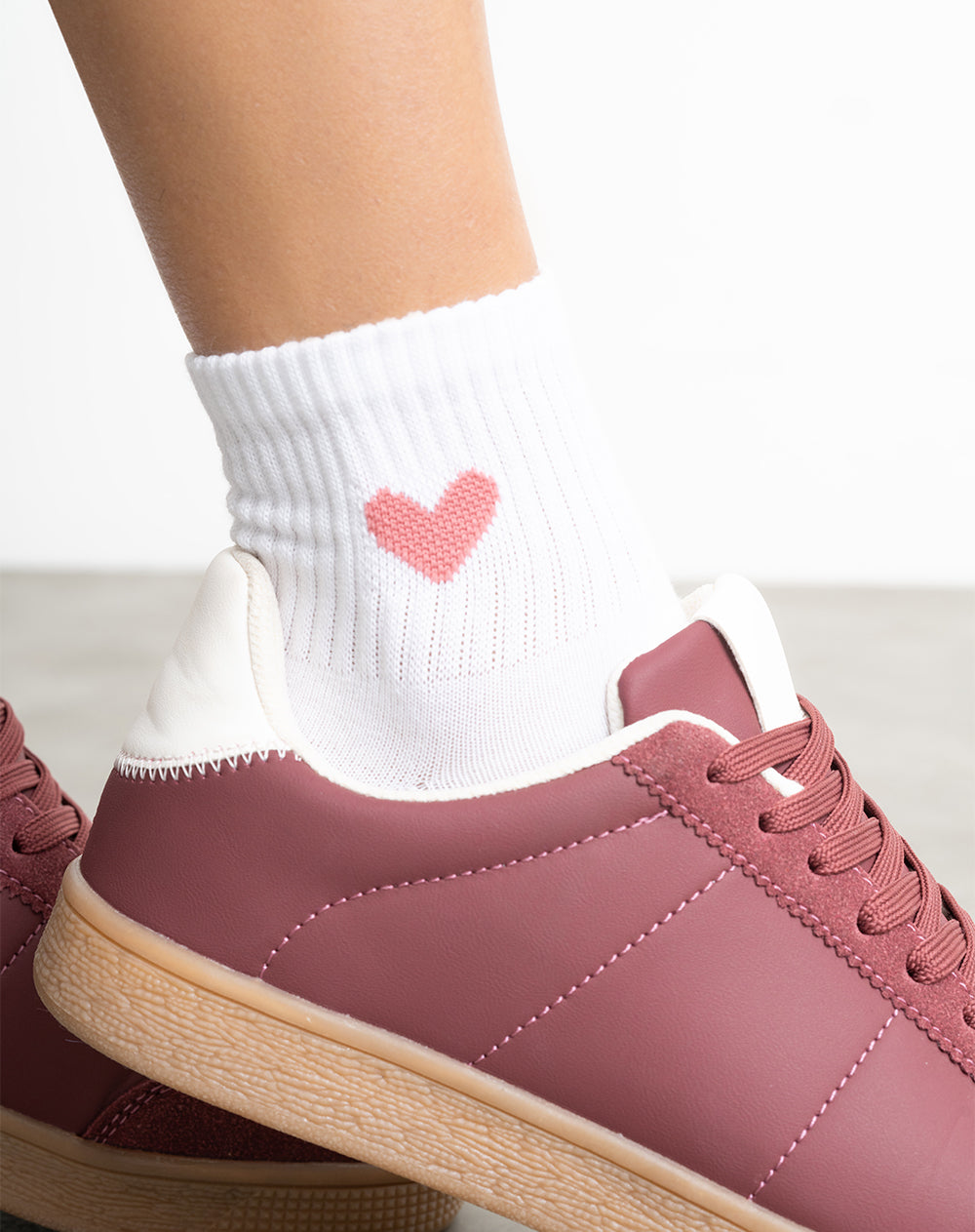 Medias para mujer tobilleras  blancas con corazón