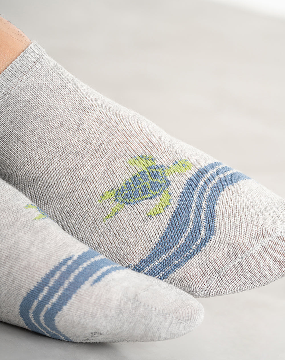 Medias para hombre tobilleras cortas  gris jaspe con tortuga
